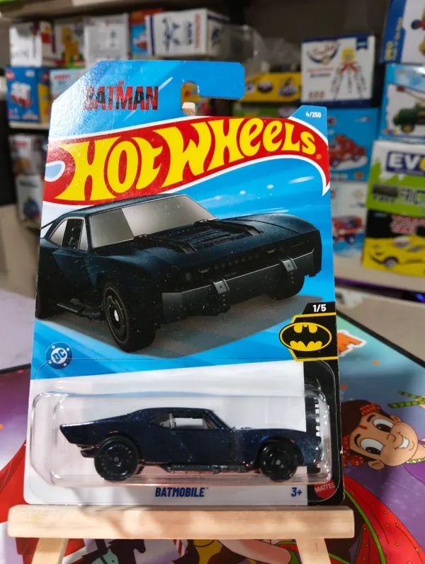 Hot_Wheels_1:64_Scale_BATMOBILE_BATMAN_1/5_BLUE_4/250