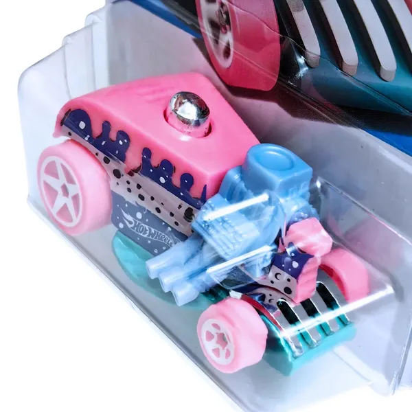 Hot_Wheels_1:64_Scale_BIRTHDAY_BURNER_HW_CELEBREATION_RACERS_8/10_146/250