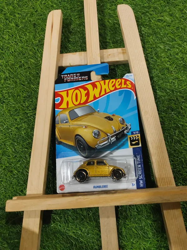 Hot_Wheels_1:64_Scale_BUMBLEBEE_HW_SCREEN_TIME_9/10_GOLD_186/250_