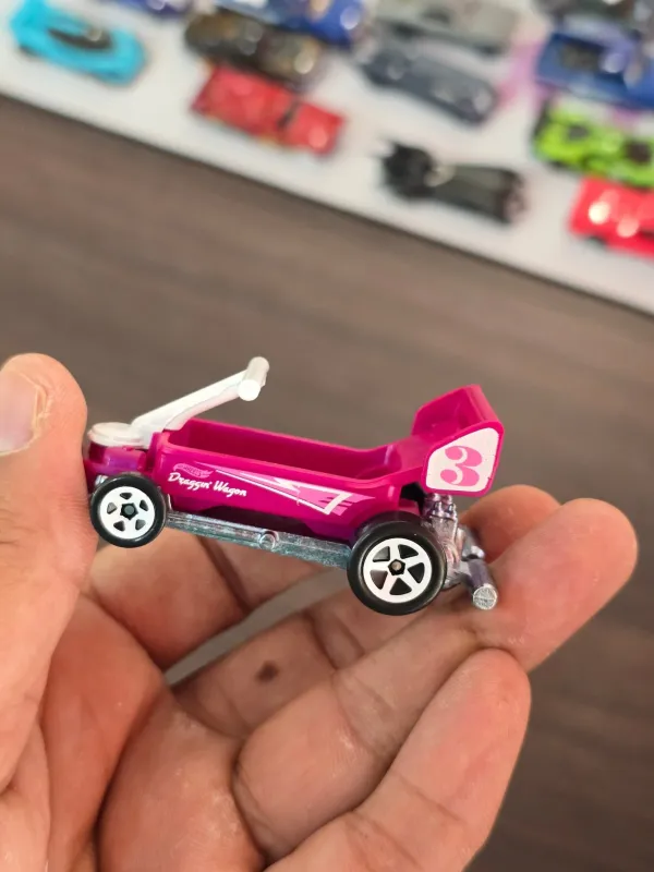 Hot_Wheels_1:64_Scale_DRAGGIN_WAGON_HW_Ride-Ons_PINK_3/5_68/250