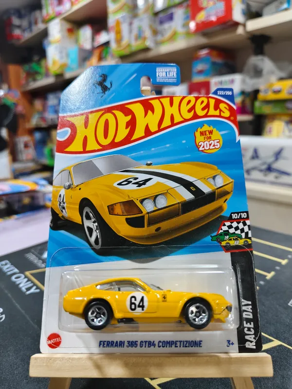 Hot_Wheels_1:64_Scale_FERRARI_365_GTB4_COMPETIZIONE_RACE_DAY_10/10_YELLOW_222/250_(USA_IMPORTED)