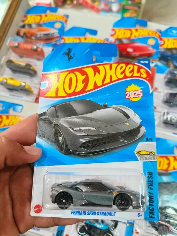 Hot_Wheels_1:64_Scale_FERRARI_SF90_STRADALE_FACTORY_FRESH_5/5_GRAY_191/250