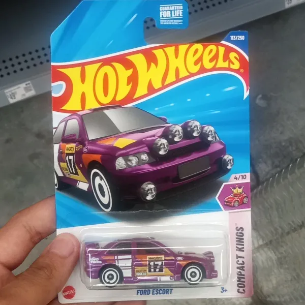 Hot_Wheels_1:64_Scale_FORD_ESCORT_Compact_Kings_4/10_Purple_113/250