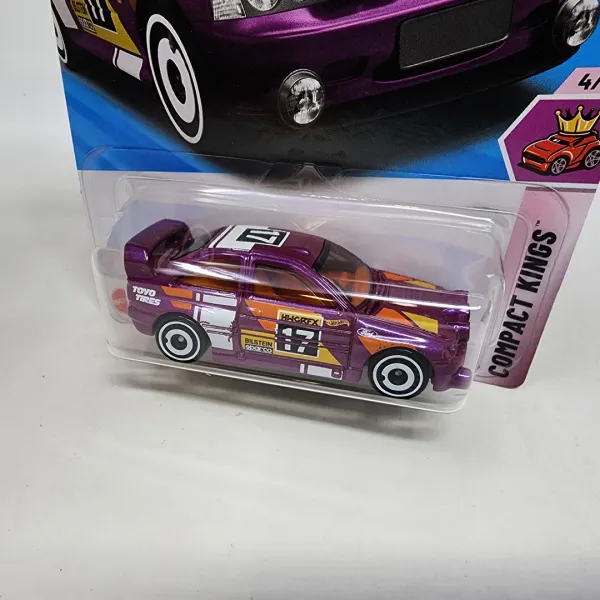 Hot_Wheels_1:64_Scale_FORD_ESCORT_Compact_Kings_4/10_Purple_113/250