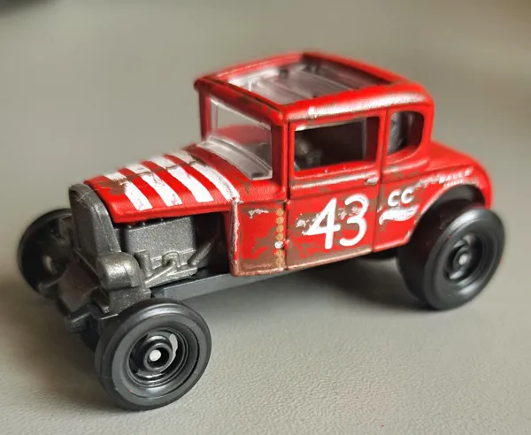 Hot_Wheels_1:64_Scale_FORD_MODEL_A_CUSTOM_HW_Dirt_7/10_RED_140/250_(IMPORTED)
