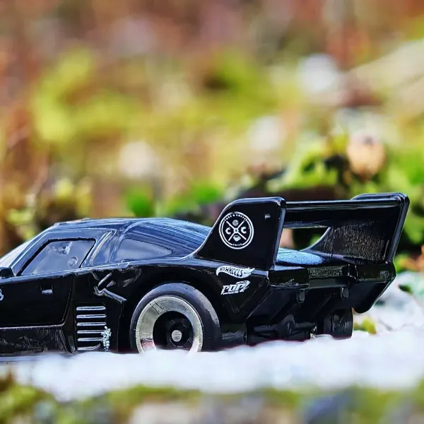 Hot_Wheels_1:64_Scale_LA_LIEBRE_HW_DREAM_GARAGE_2/5_BLACK_31/250_(IMPORTED)_HW_LEGENDS_TOUR_LIMITED_EDITION