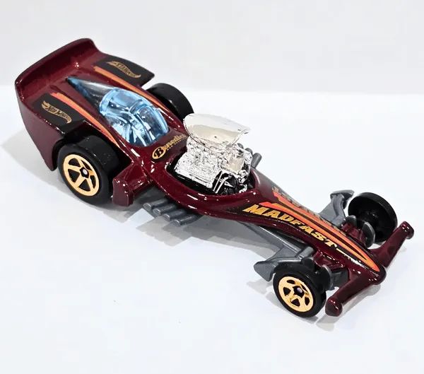 Hot_Wheels_1:64_Scale_MAD_FAST_Track_Aces_3/5_Red_170/250