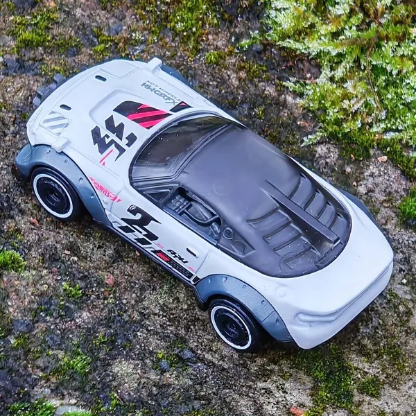 Hot_Wheels_1:64_Scale_MAZDA_MX-5_MIATA_HW_DREAM_GARAGE_1/5_WHITE_1/250_(IMPORTED)