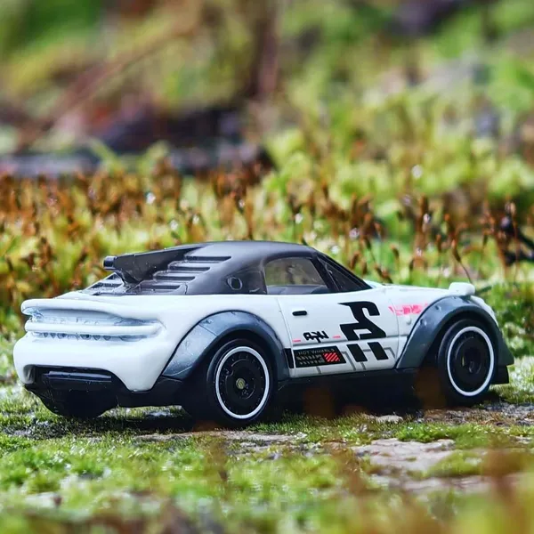 Hot_Wheels_1:64_Scale_MAZDA_MX-5_MIATA_HW_DREAM_GARAGE_1/5_WHITE_1/250_(IMPORTED)