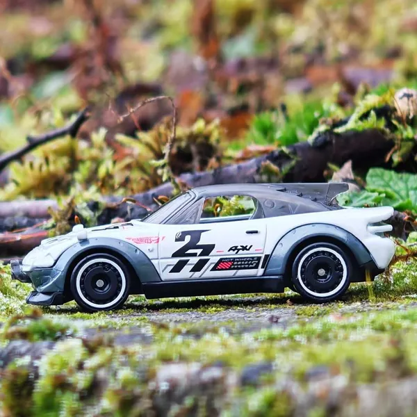 Hot_Wheels_1:64_Scale_MAZDA_MX-5_MIATA_HW_DREAM_GARAGE_1/5_WHITE_1/250_(IMPORTED)