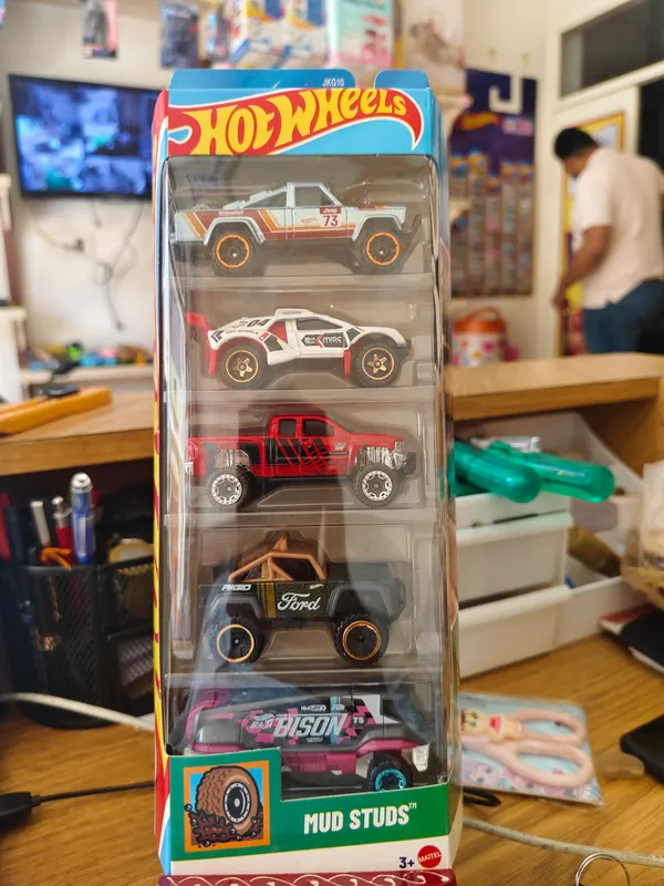 Hot_Wheels_1:64_Scale_MUD_STUDS_JKG10_Pack_of_5_('73_Jeep_J10_/_Sand_Burner_/_Chevy_Silverado_Off_Road_/_Custom_Ford_Bronco_/_Baja_Bison_T5)