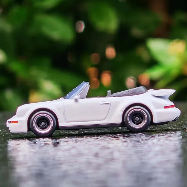 Hot_Wheels_1:64_Scale_PORSCHE_911_TURBO_CABRIOLET_DROP_TOPS_3/5_WHITE_52/250