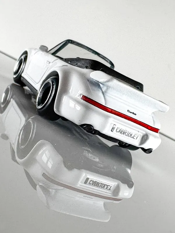 Hot_Wheels_1:64_Scale_PORSCHE_911_TURBO_CABRIOLET_DROP_TOPS_3/5_WHITE_52/250