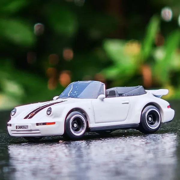 Hot_Wheels_1:64_Scale_PORSCHE_911_TURBO_CABRIOLET_DROP_TOPS_3/5_WHITE_52/250