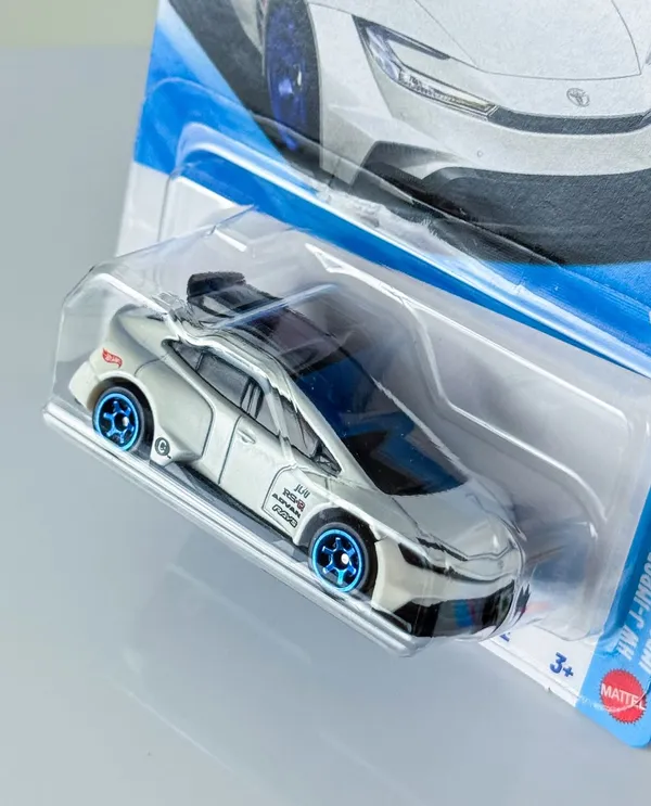 Hot_Wheels_1:64_Scale_TOYOTA_PRIUS_CUSTOM_HW_J-IMPORTS_1/10_WHITE_60/250