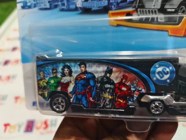 Hot_Wheels_1:64_Scale_TRACK_FLEET_HYPE_HAULER_JCM62_DC