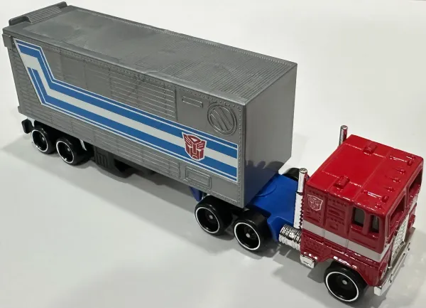 Hot_Wheels_1:64_Scale_TRACK_FLEET_OPTIMUS_PRIME_HXH02_TRANSFORMERS