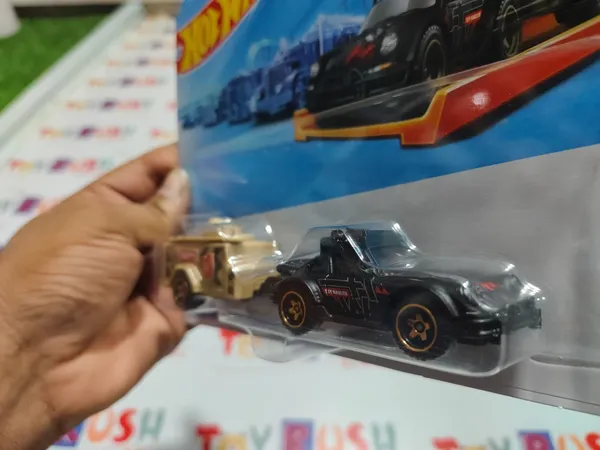 Hot_Wheels_1:64_Scale_TRACK_FLEET_PORSCHE_911_OFF_ROADER_JCM65