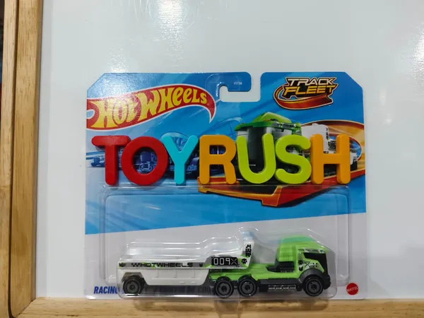 Hot_Wheels_1:64_Scale_TRACK_FLEET_RACING_CONVOY_JCM67