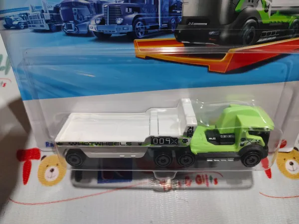 Hot_Wheels_1:64_Scale_TRACK_FLEET_RACING_CONVOY_JCM67