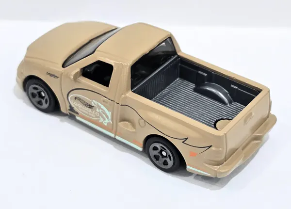 Hot_Wheels_1:64_Scale_'99_FORD_F-150_SVT_LIGHTNING_Hot_Trucks_7/10_Gray_94/250