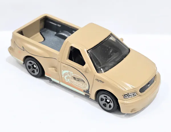 Hot_Wheels_1:64_Scale_'99_FORD_F-150_SVT_LIGHTNING_Hot_Trucks_7/10_Gray_94/250