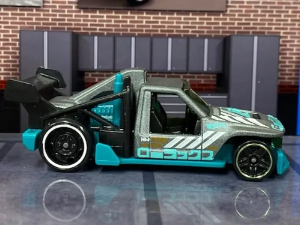Hot_Wheels_1:64_Scale_LOLUX_HW_MODIFIED_3/10_BLUE_28/250_(IMPORTED)