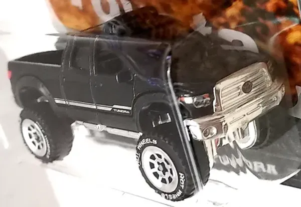 HotWheels_1:64_SILVER_SERIES_TOYOTA_TRUCKS_'10_TOYOTA_TUNDRA_JCB71_BLACK_1/5