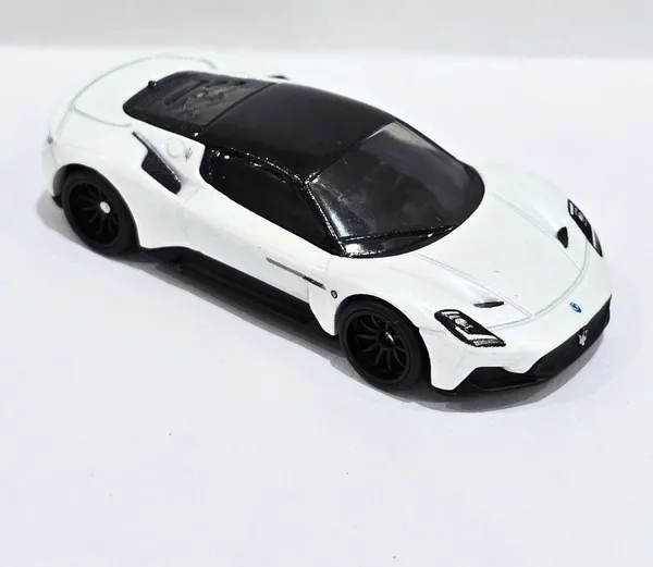 Hotwheels_Premium_1:64_Scale_MASERATI_MC20_BOULEVARD_2025_JBL11_127