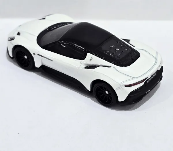 Hotwheels_Premium_1:64_Scale_MASERATI_MC20_BOULEVARD_2025_JBL11_127
