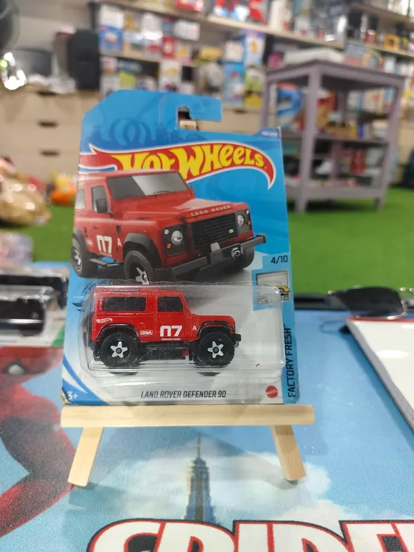 Hotwheels_1:64_Scale_LAND_ROVER_DEFENDER_90_FACTORY_FRESH_4/10_RED_199/250