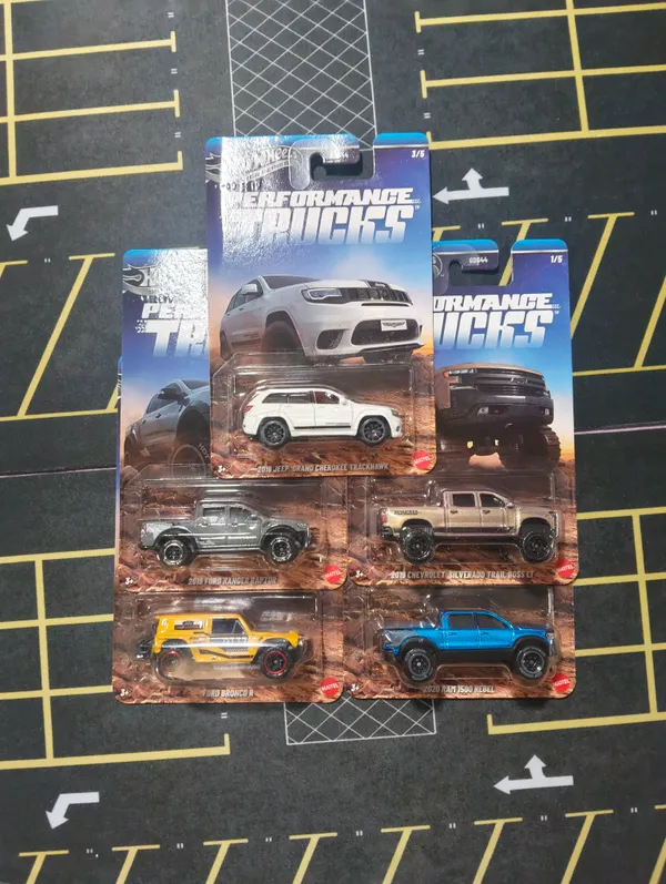 Hotwheels_1:64_Scale_Silver_Series_PERFORMANCE_TRUCH_GDG44_SET_OF_5