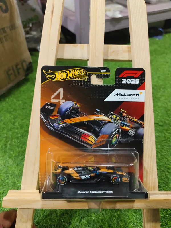 Hotwheels_Premium_2025_McLAREN_FORMULA_1_TEAM_(#04)_JKD88_ORANGE