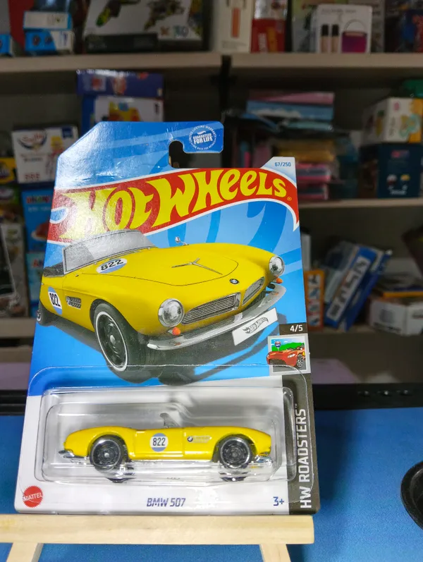 HOT_WHEELS__1:64_SCALE_BMW_507_HW_ROADSTERS_4/5_YELLOW_67/250_(US_IMPORTED)