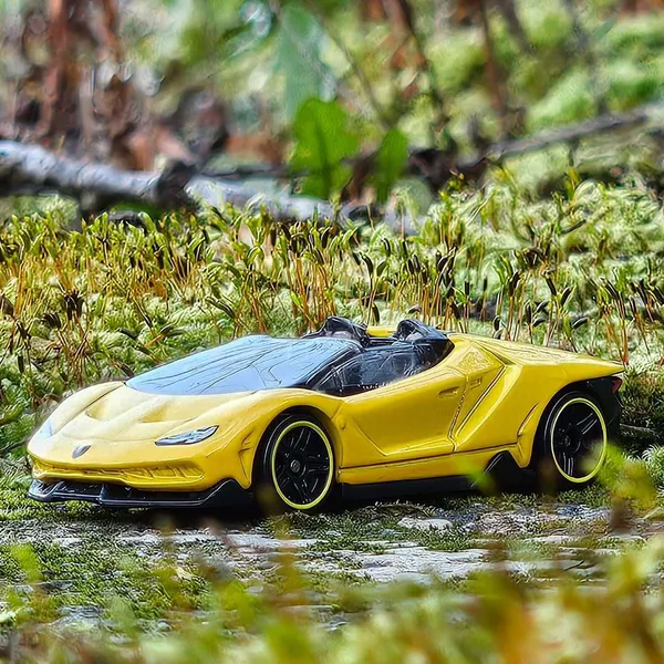 Hot_Wheels_1:64_16_LAMBORGHINI_CENTERARIO_ROADSTER_EXOTICARS_1/10_YELLOW_2/250_(IMPORTED)
