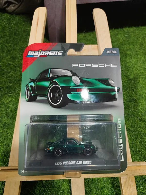 Majorette_1:64_Premium_Diecast_Model_Car_Collector_Edition_–_1975_PORSCHE_930_TURBO