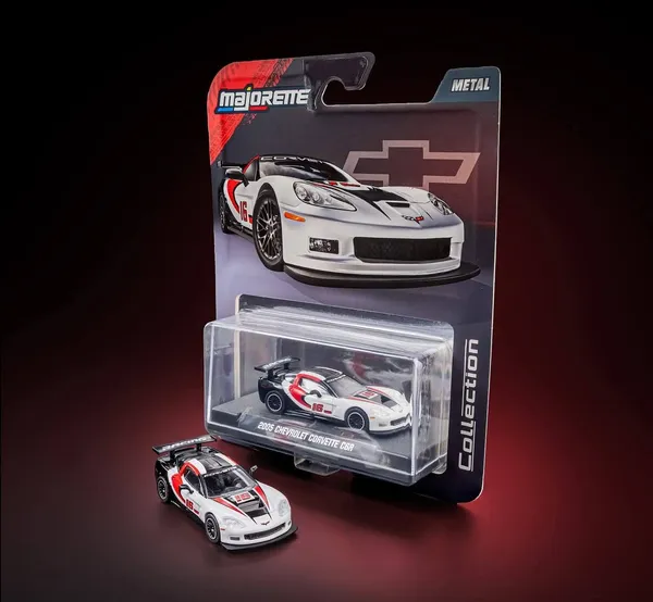 Majorette_1:64_Premium_Diecast_Model_Car_Collector_Edition_–_2005_CHEVROLET_CORVETTE_C6R_WHITE