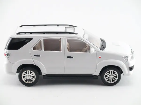 Centy_Fortuner_Model_Car