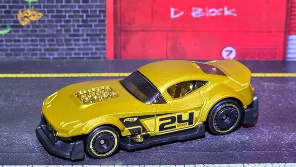 Hot_Wheels_1:64_Scale_MUSCLE_AND_BLOWN_GOLD_SERIES