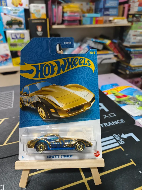 Hot_Wheels_1:64_Scale_COVVETTE_STRINGRAY_(Chase)_HW_58th_Anniversary_JKX86_GOLD_6/6