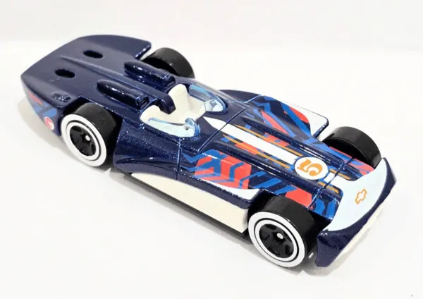Hot_Wheels_1:64_Scale_CHEVROLETOR_Track_Aces_5/5_Treasure_Hunt_202/250