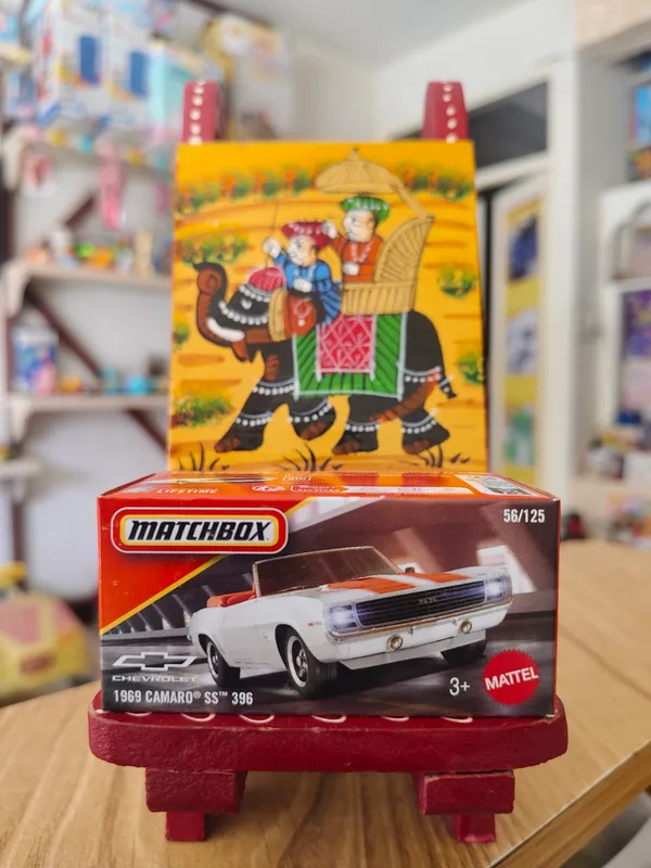 Matchbox_1969_CAMARO_55_396_-_56/125_Official_Licensed_Product_Die-Cast_Car