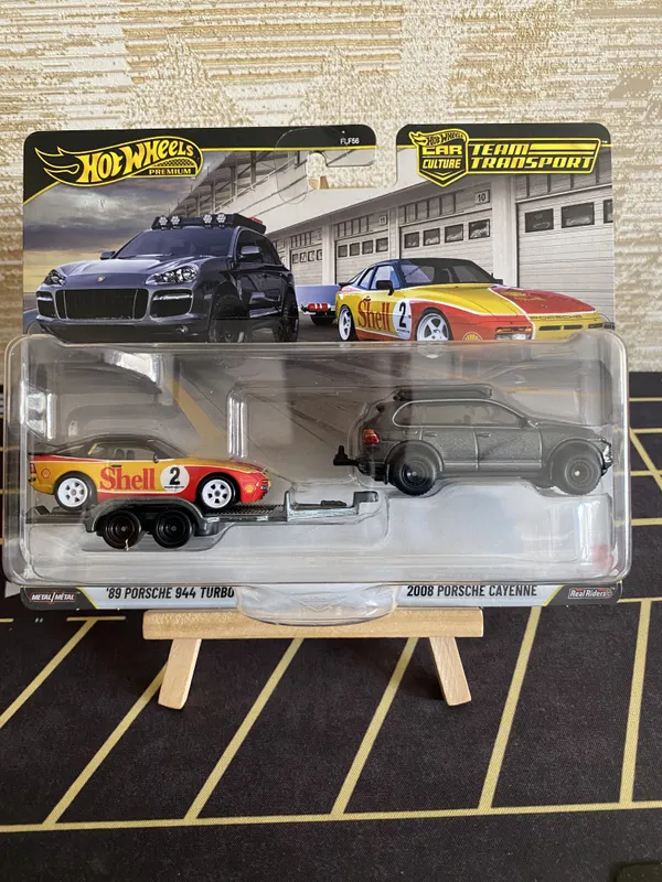 Hotwheels_Premium_1:64_Scale_Car_Culture_Team_Transport_89_PORSCHE_944_TURBO_WITH_2008_PORSCHE_CAYENNE_#95_GRAY_AND_YELLOW_JHX96