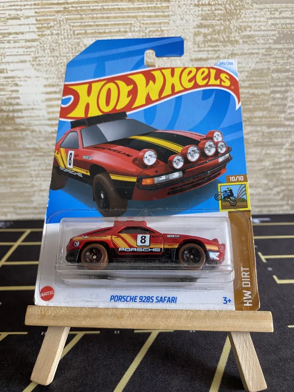 Hot_Wheels_1:64_Scale_PORSCHE_928S_SAFARI_HW_DIRT_10/10_RED_245/250_TRASURE_HUNT