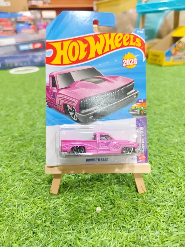 Hot_Wheels_1:64_Scale_BOUNCE'N_BASS_LAVIN_LOW_1/5_PINK_17/250