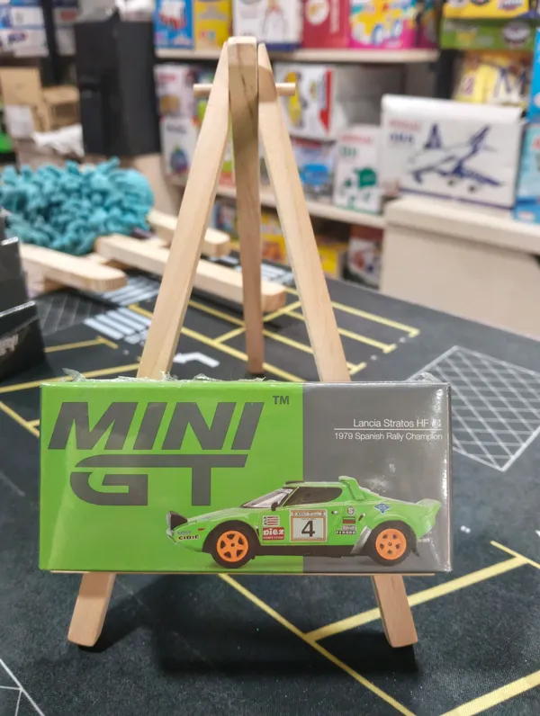 MINI_GT_Lancia_Stratos_HF_#4_1979_Spanish_Rally_Champion_(IMPORTED)_MGT_1050