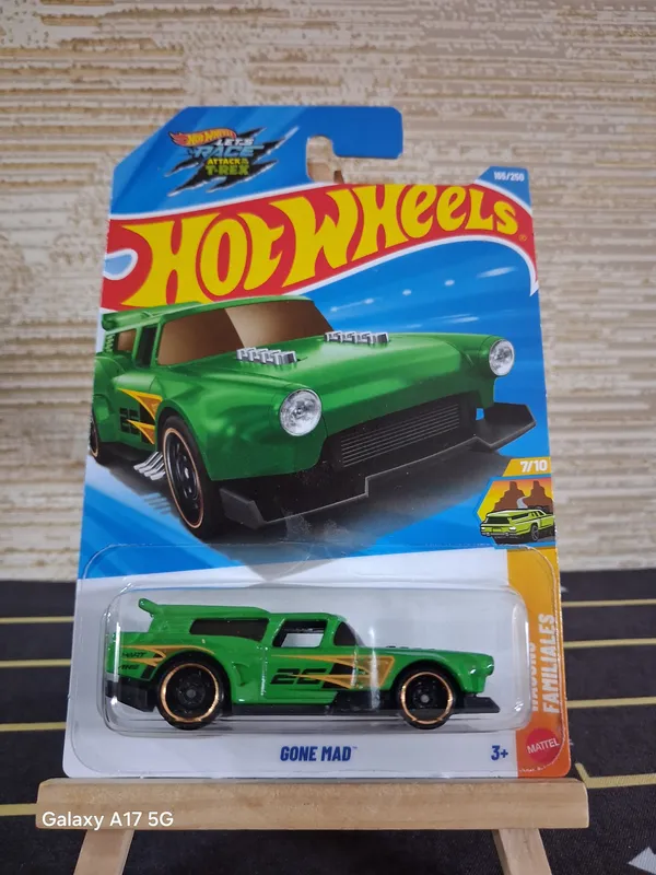 Hot_Wheels_1:64_Scale_GONE_MAD_WAGONS_FAMILIALES_7/10_GREEN_185/250
