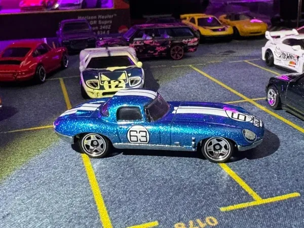 HotWheels_1:64_Scale_SILVER_SERIES_NATIONAL_ICONS_JAGUAR_LIGHTWEIGHT_E-TYPE_2/5