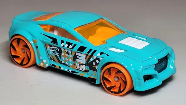 Hot_Wheels_1:64_Scale_STUNT_TRACKS__Pack_of_5_(_SCOOPA_DI_FUEGO,_LA_FASTA™,_REV_ROD™,_TORQUE_TWISTER™,_LIGHTNIN'_BUG™)