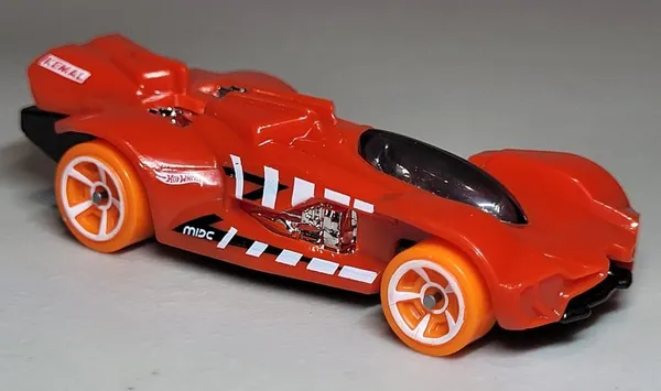 Hot_Wheels_1:64_Scale_STUNT_TRACKS__Pack_of_5_(_SCOOPA_DI_FUEGO,_LA_FASTA™,_REV_ROD™,_TORQUE_TWISTER™,_LIGHTNIN'_BUG™)